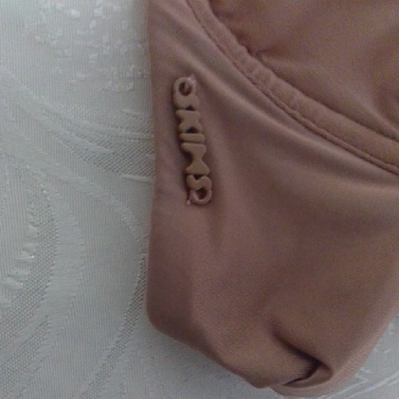 SKIMS Brown Adjustable Strap Bra - Picture 2 of 6